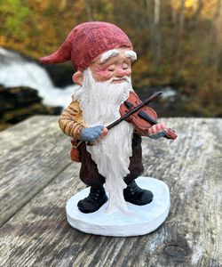 Hovedbilde Midthun-nisse med fiolin