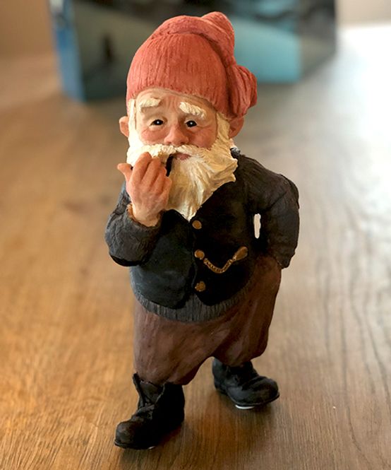 Hovedbilde Midthun-nisse med pipe, denne ...